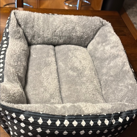 Like New Never Used Cozy Gray Small Pet Bed with Blue Patterned Sides - Picture 1 of 5
